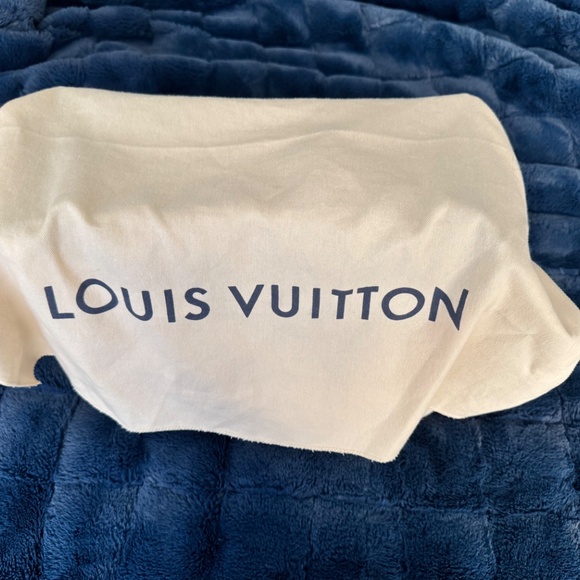 Louis Vuitton OnTheGo GM Black Empreinte Tote – Like New! - Picture 5 of 5